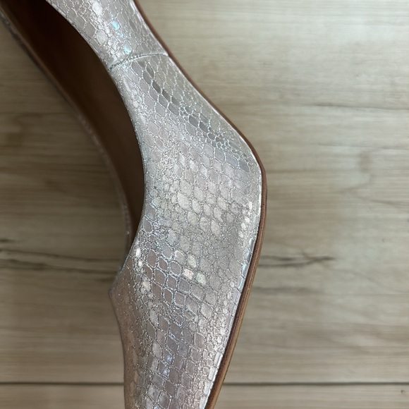 Selling because they are a tad too small - Picture 2 of 4